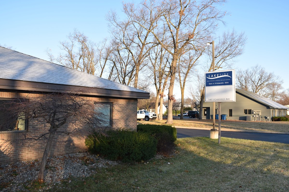 Lakeside Oral Surgery & Dental Implant Center photo 3