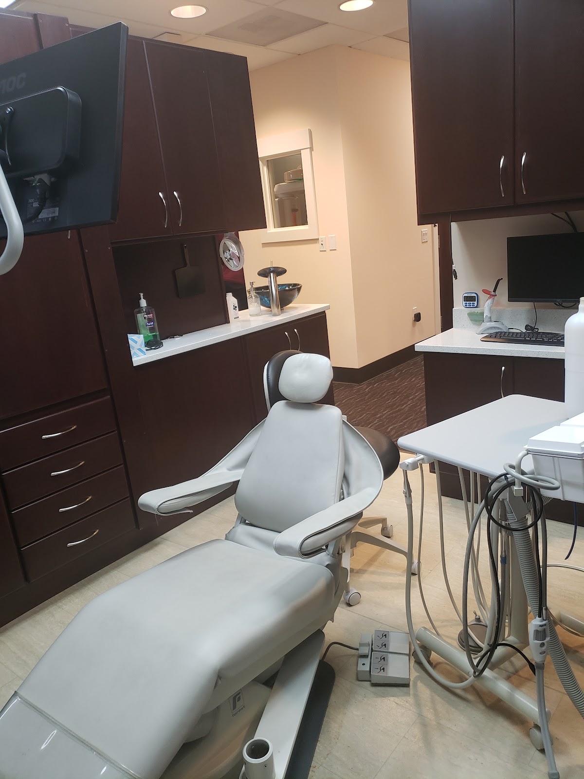 Redmond Implant and Oral Surgery photo 4