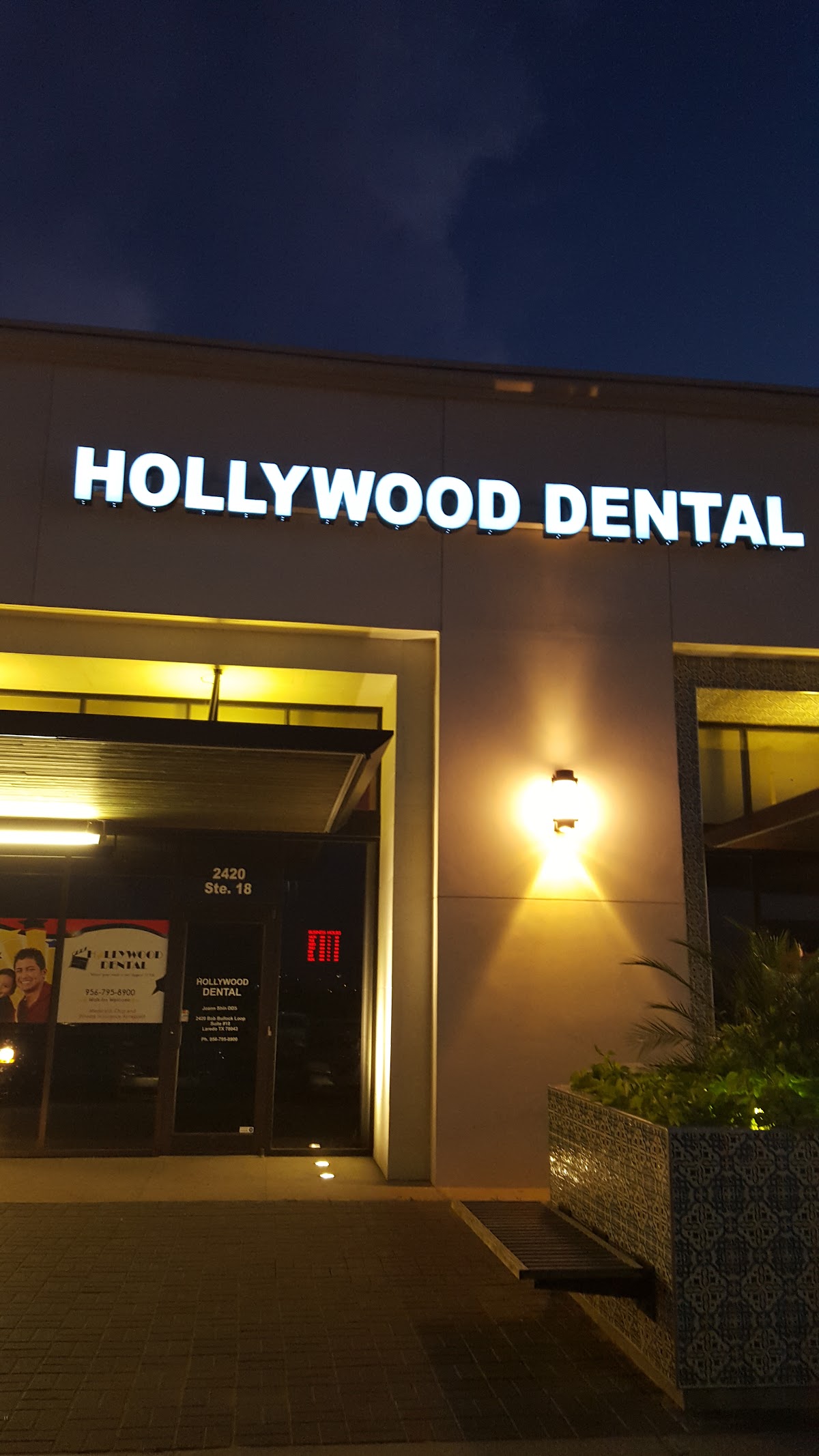 Hollywood Dental photo 1
