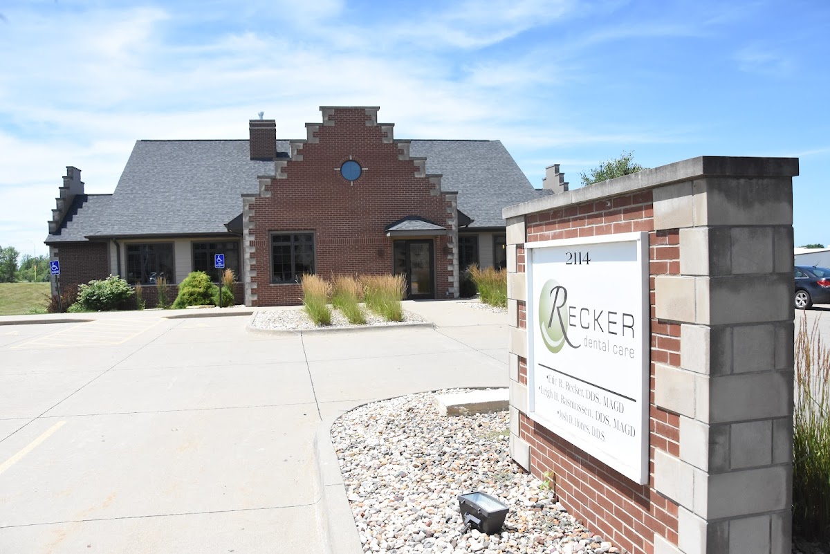 Recker Dental Care photo 1