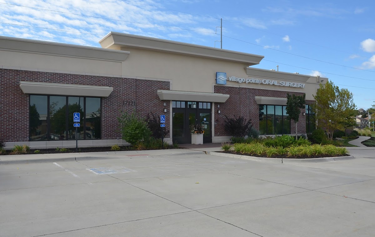 Village Pointe Oral Surgery & Dental Implants photo 5