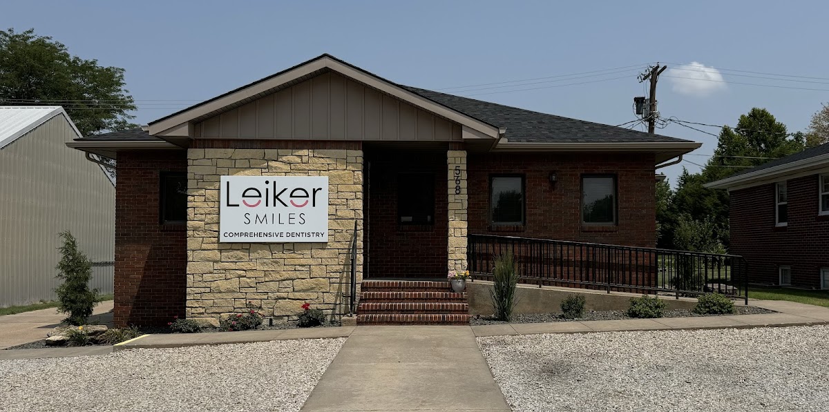 Leiker Smiles photo 1