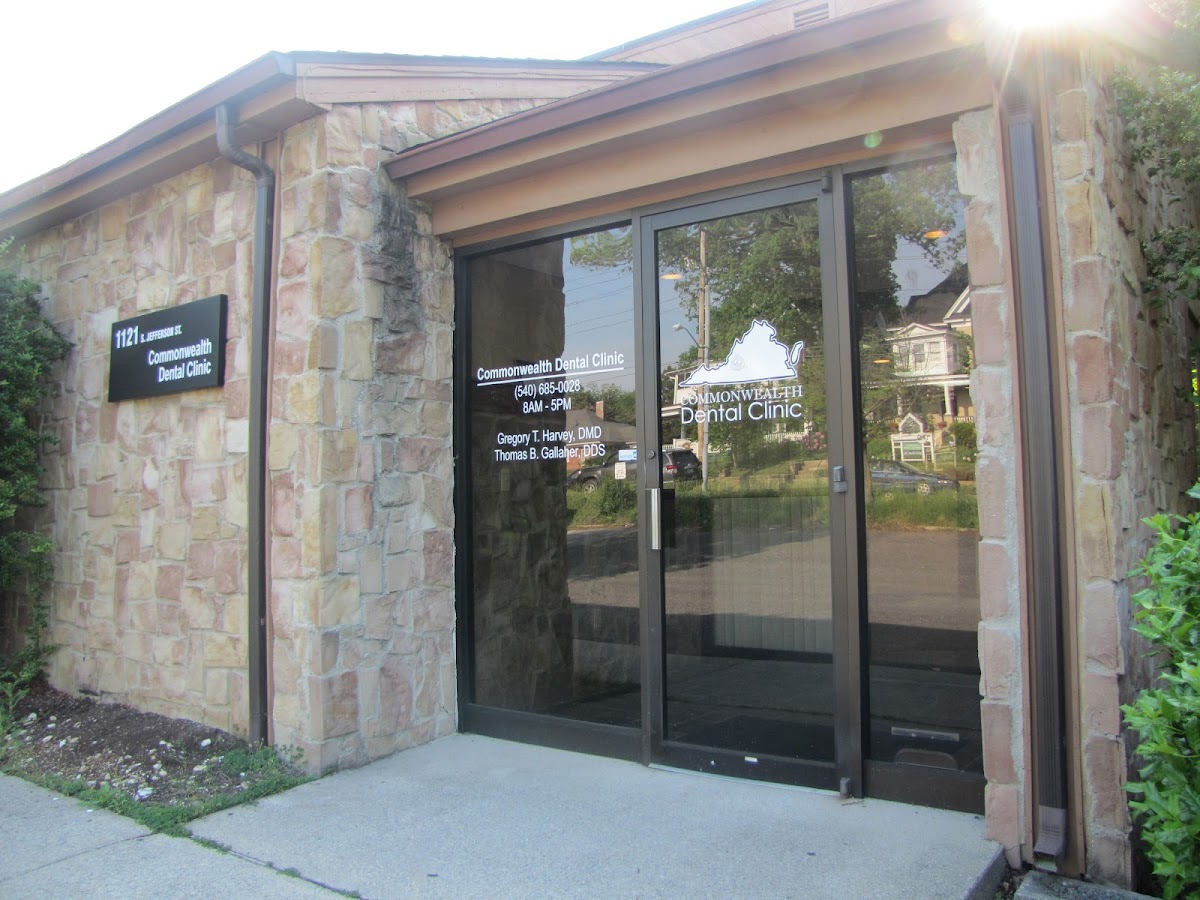 Commonwealth Dental Clinic photo 1