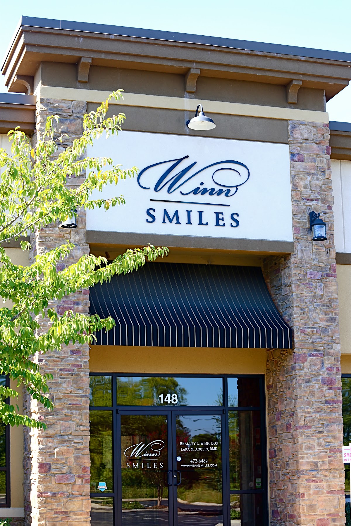 Winn Smiles photo 2