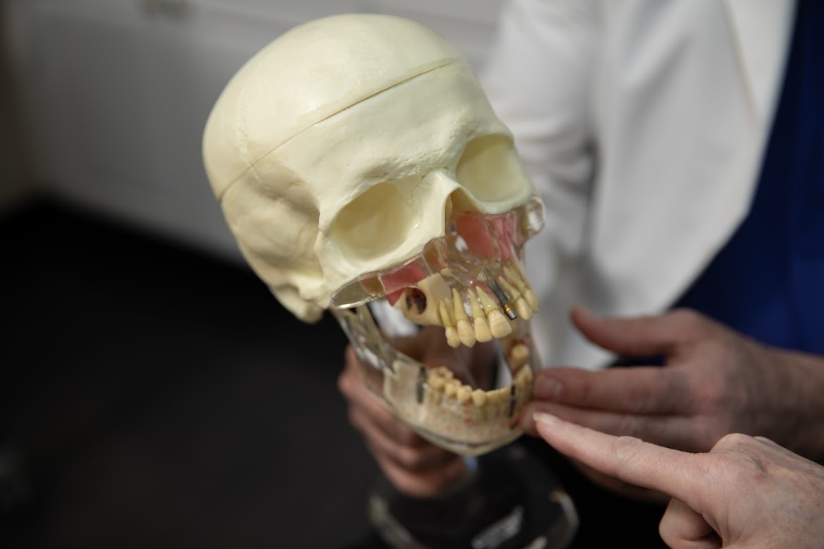 Phoenix Implant Clinic | Dr. Eddie Harsini, DDS All on 4 photo 4
