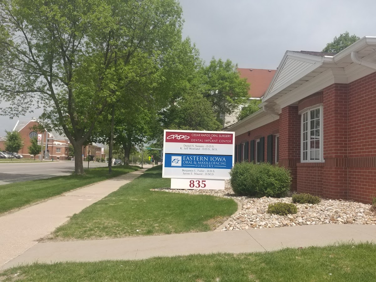 Eastern Iowa Oral Surgery & Dental Implant Center photo 2