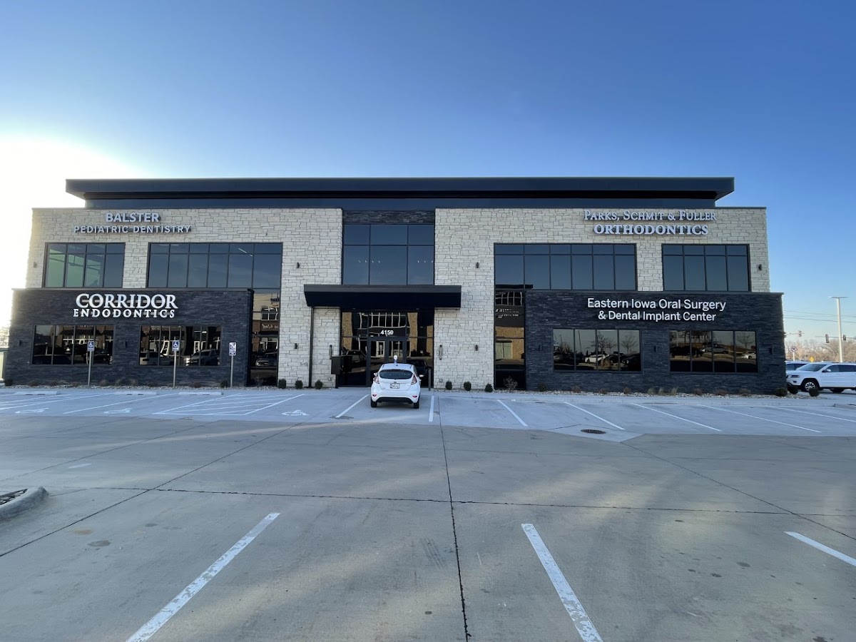Eastern Iowa Oral Surgery & Dental Implant Center photo 3