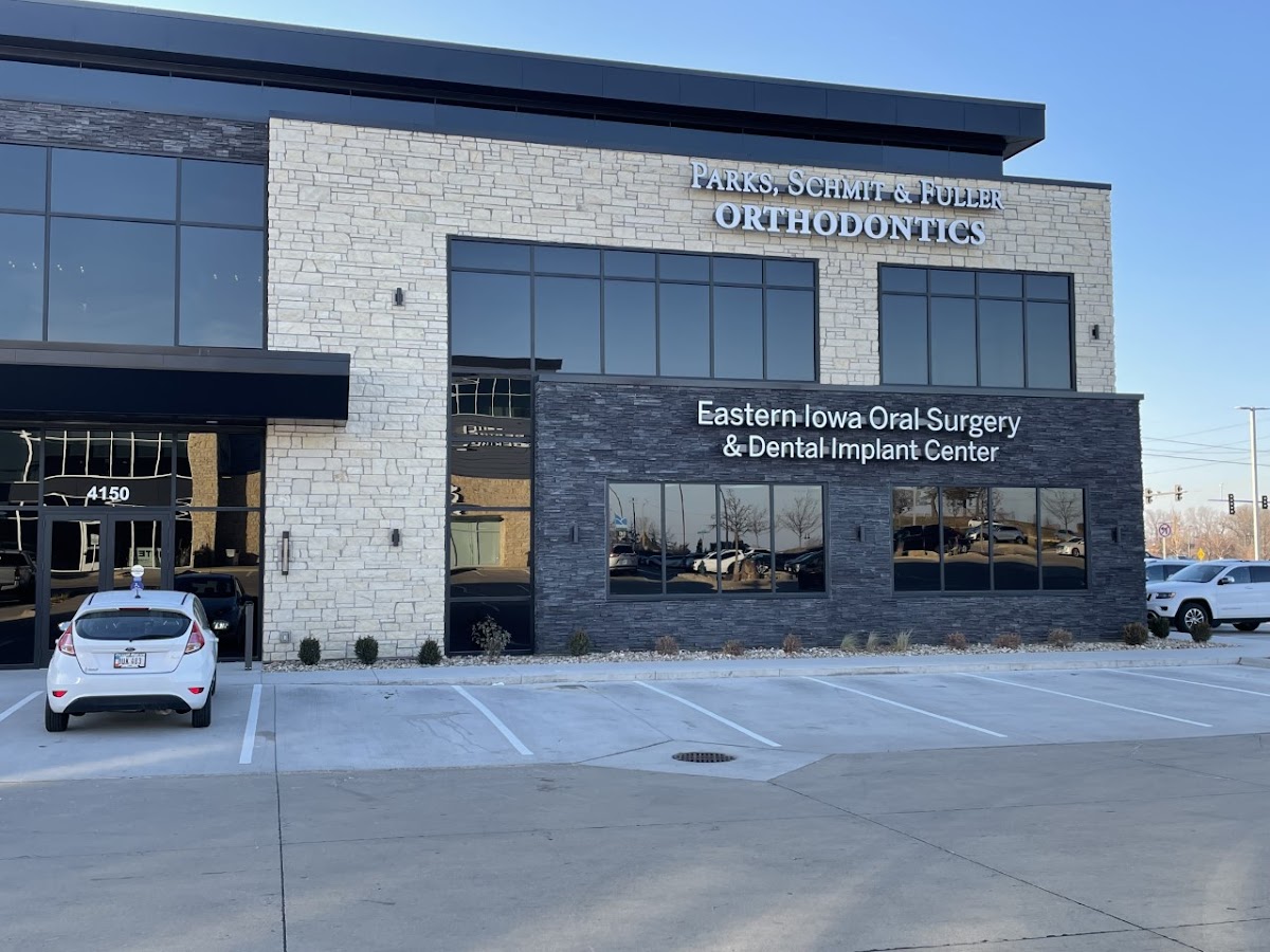 Eastern Iowa Oral Surgery & Dental Implant Center photo 4