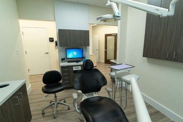 Vernon Woods Dental & Implant Center photo 4