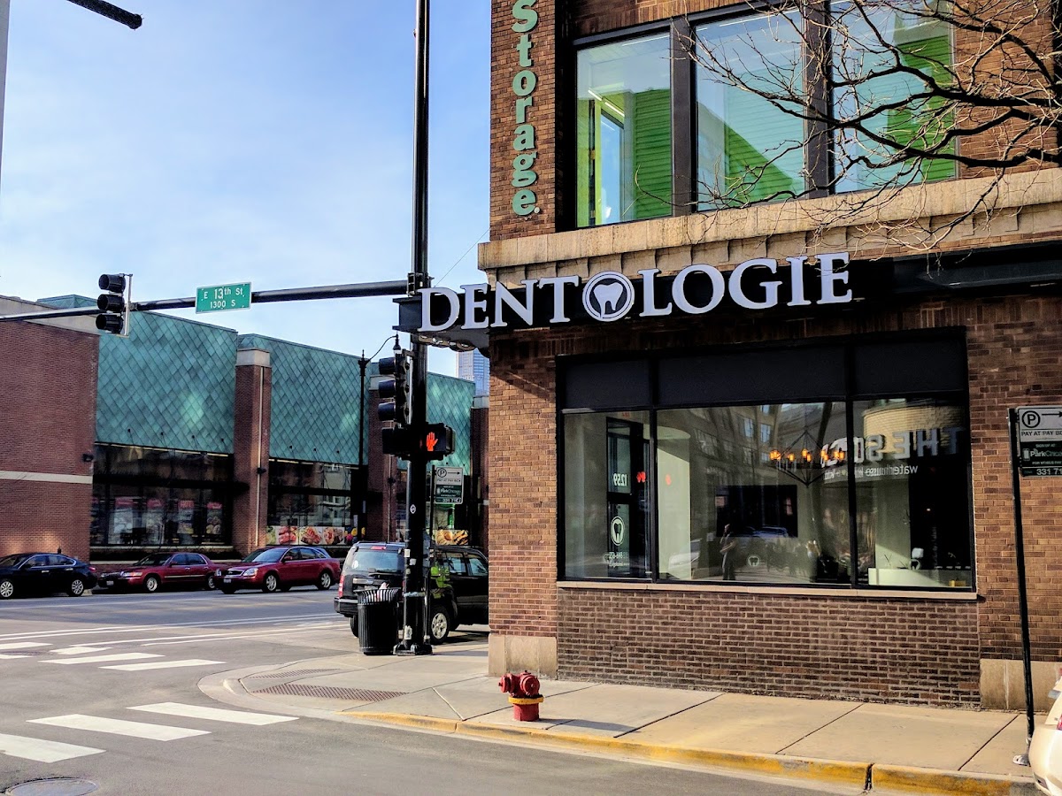 Dentologie - South Loop photo 1