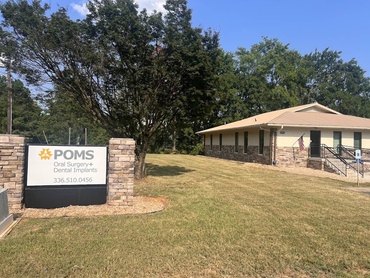 Poms Oral Surgery + Dental Implants photo 1