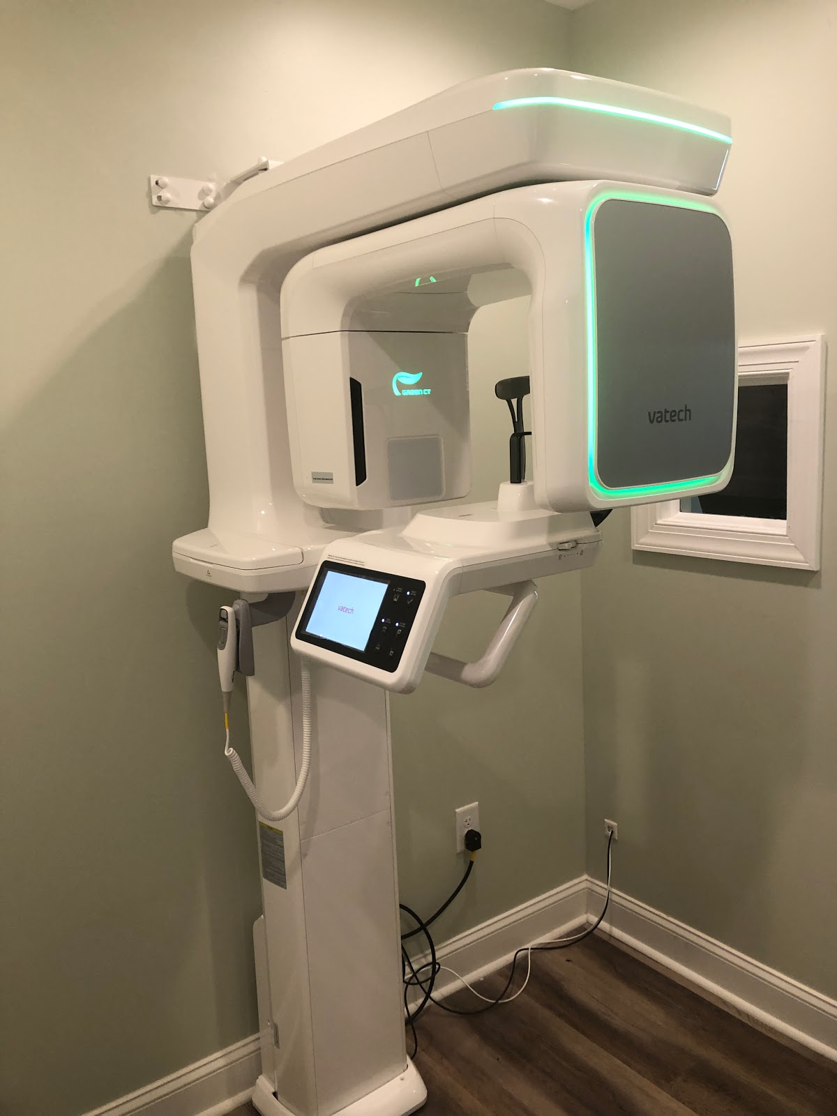 Poms Oral Surgery + Dental Implants photo 4