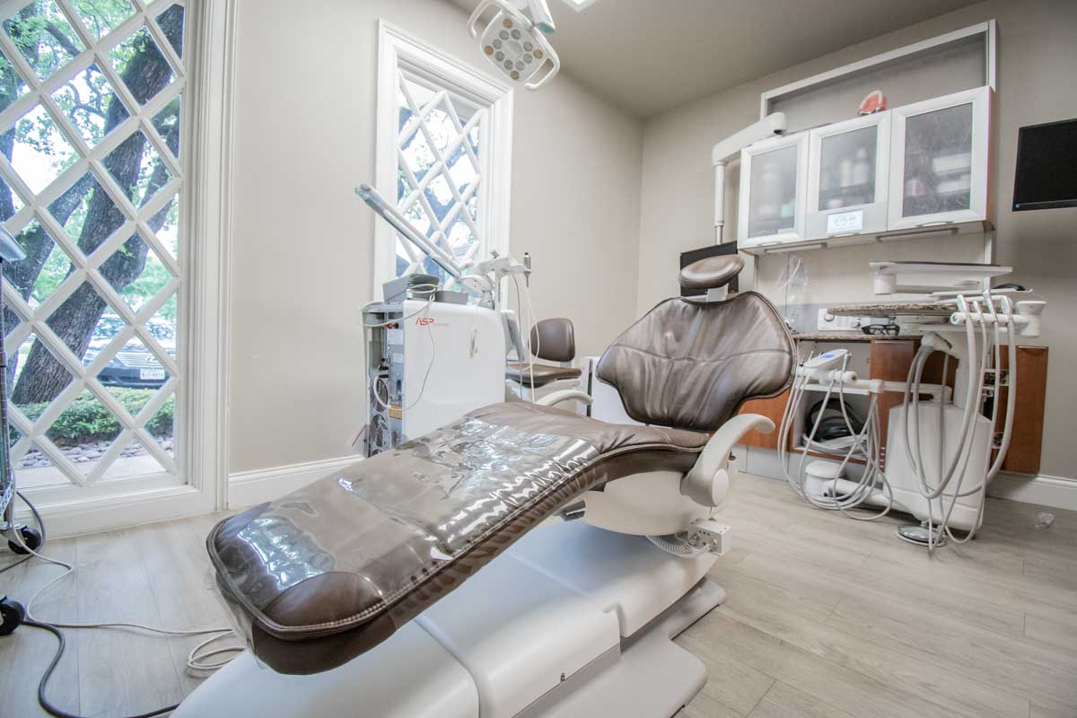 Custom Periodontics & Implantology photo 4