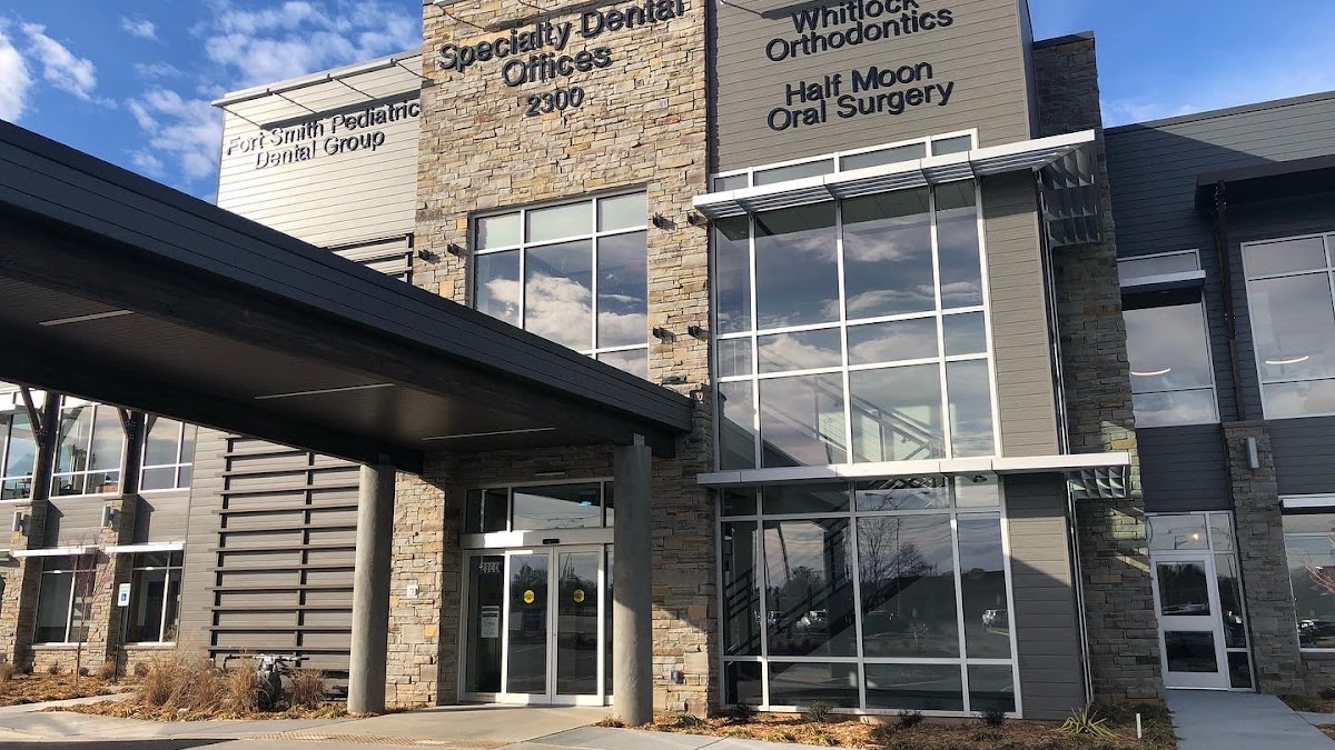 Half Moon Oral Maxillofacial and Implant Surgery - Fort Smith photo 1