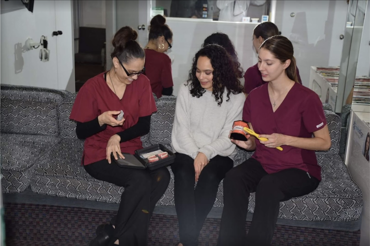 212 Smiling Cosmetic Dentistry photo 6