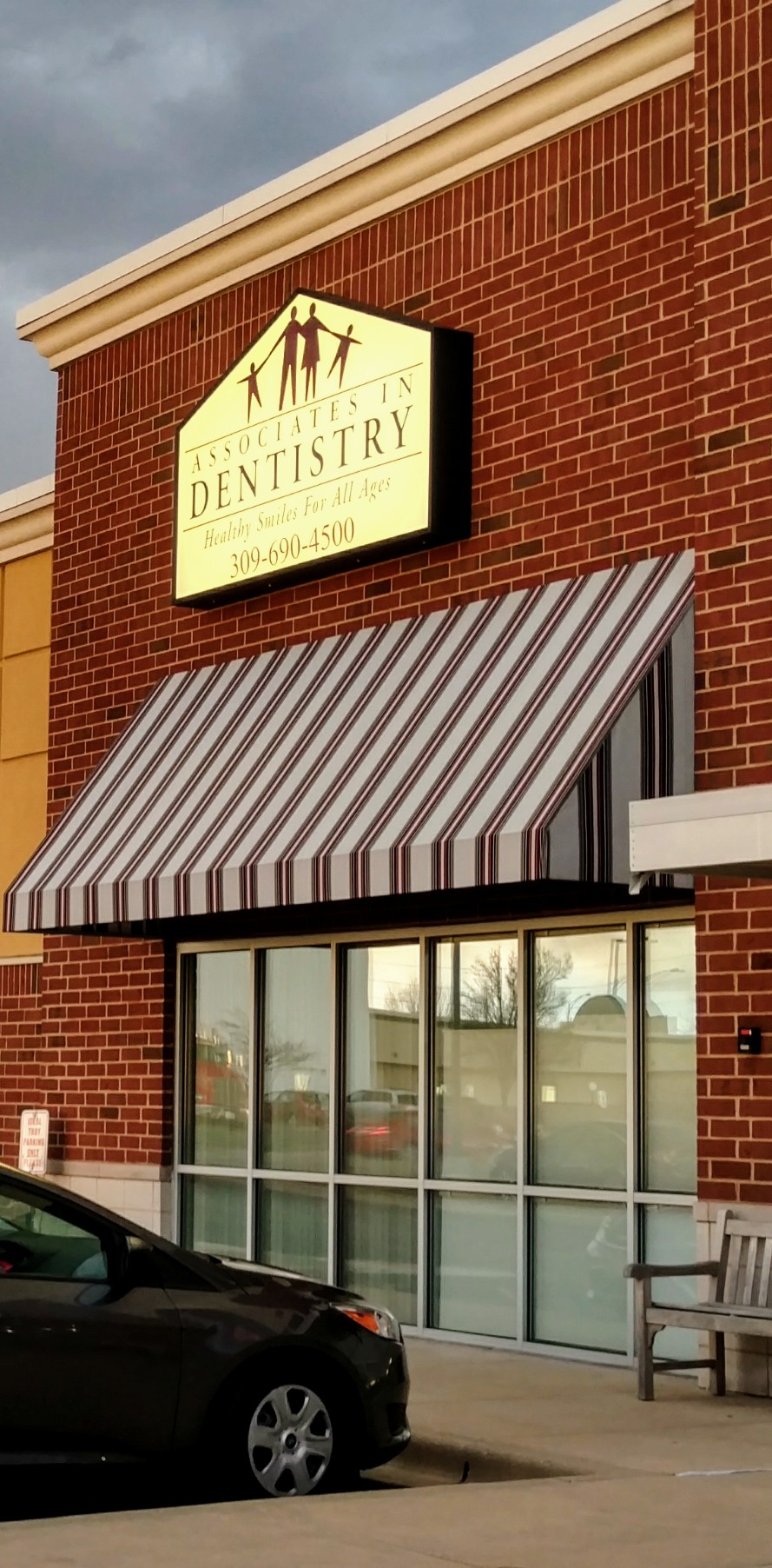 Associates in Dentistry in Peoria Il photo 3