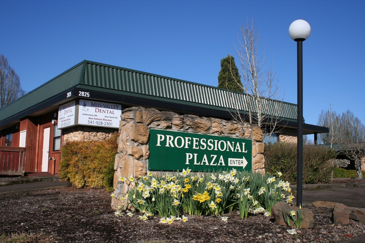 Mid Valley Dental Associates photo 1