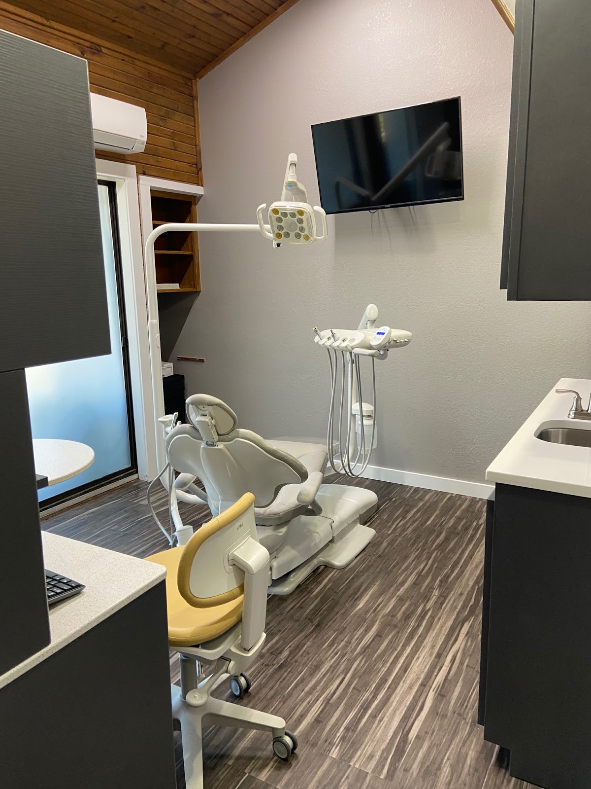 Dickson Family Dental Care photo 2
