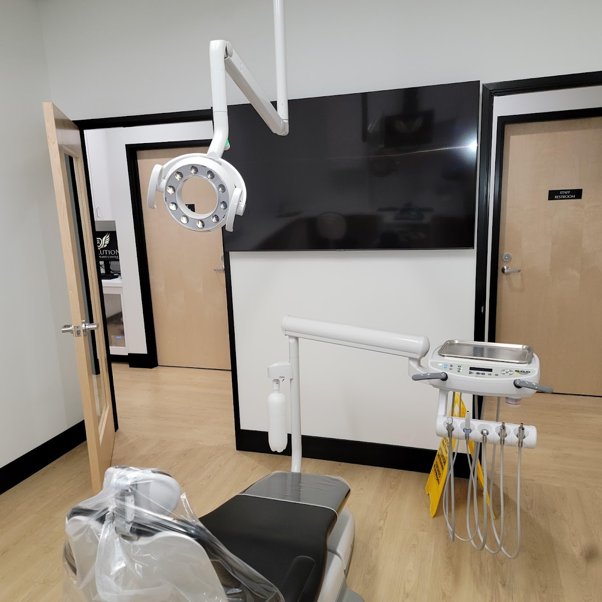 Revolution Dental Implant Center photo 4