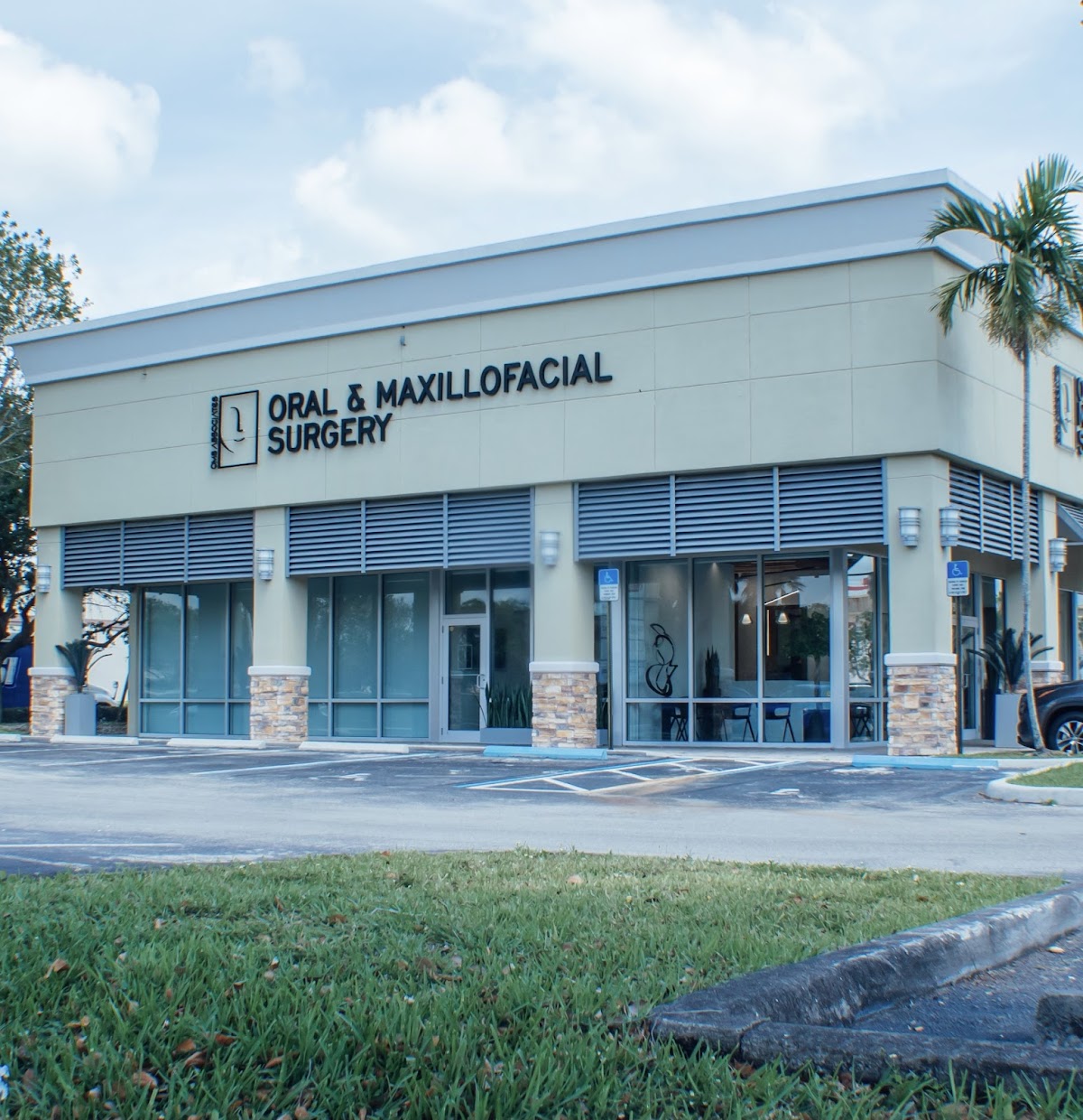 Oms Associates-oral & Maxillofacial Surgery & Dental Implants photo 1