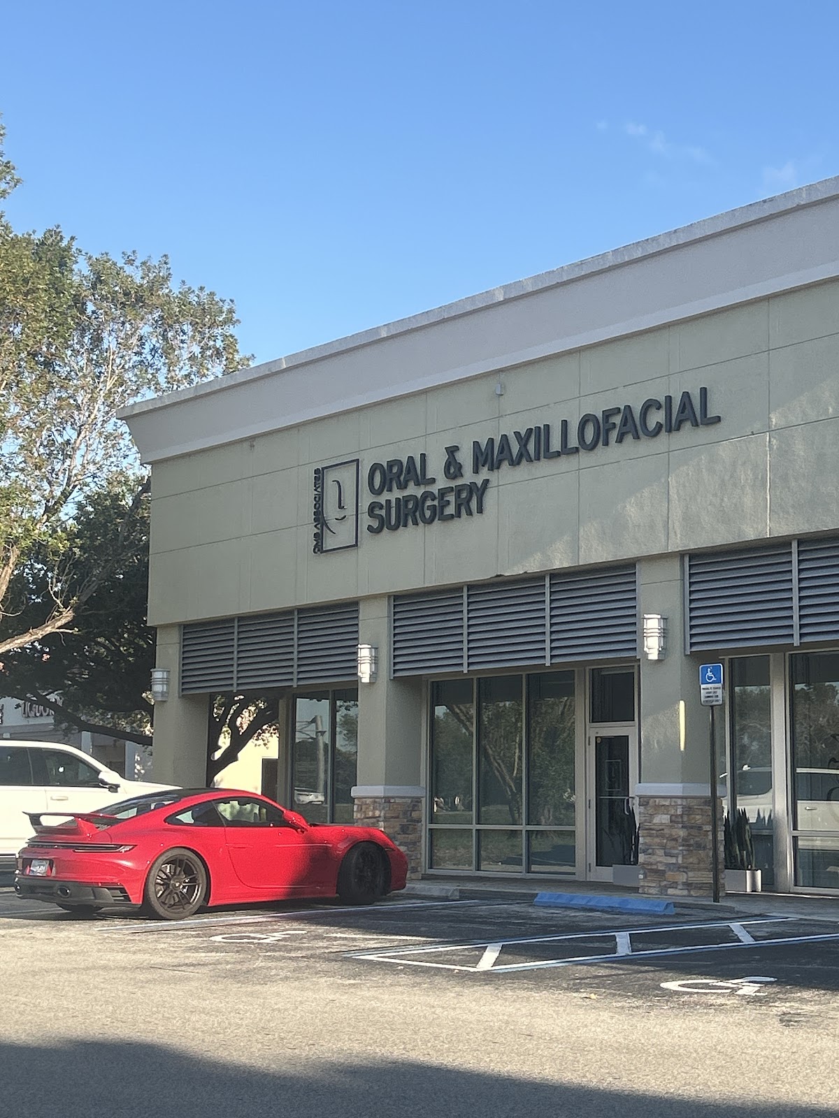 Oms Associates-oral & Maxillofacial Surgery & Dental Implants photo 4