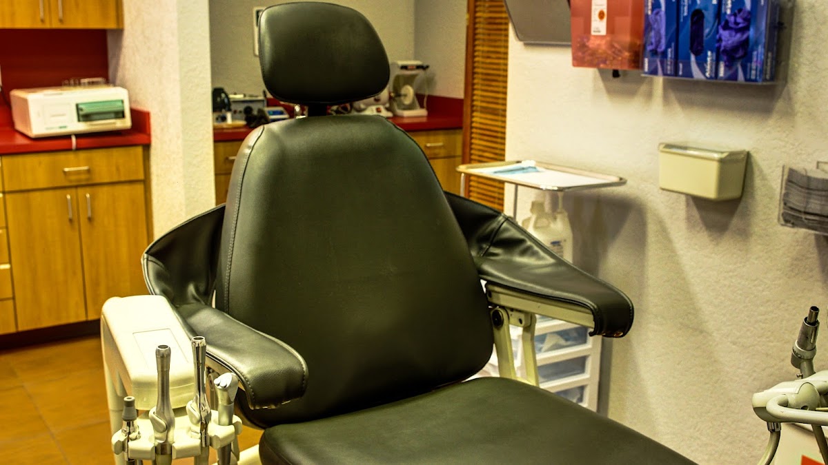 Extraction and Denture Center photo 2