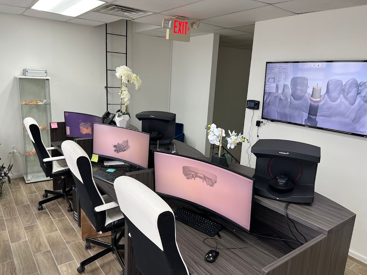 Ultimate Dental, Denture, Crown & Implants Lab photo 6