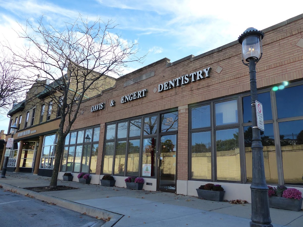 Davis & Engert Dentistry photo 2
