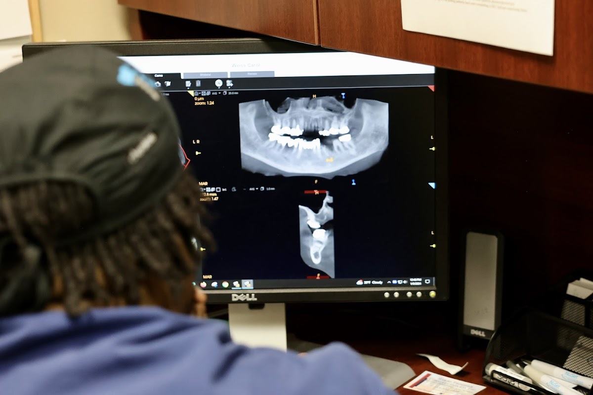 Nuset Dental Implants and Oral Surgery of St Louis photo 5