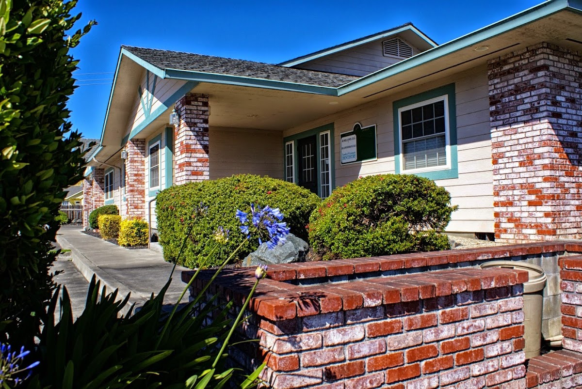 Jones & Hindbaugh Dental photo 3
