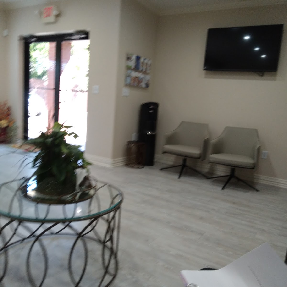 Sandra Vergara D.D.S. - Oral Surgery & Dental Implant Center photo 3