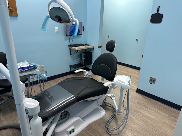Springfield Dentures and Implants photo 1