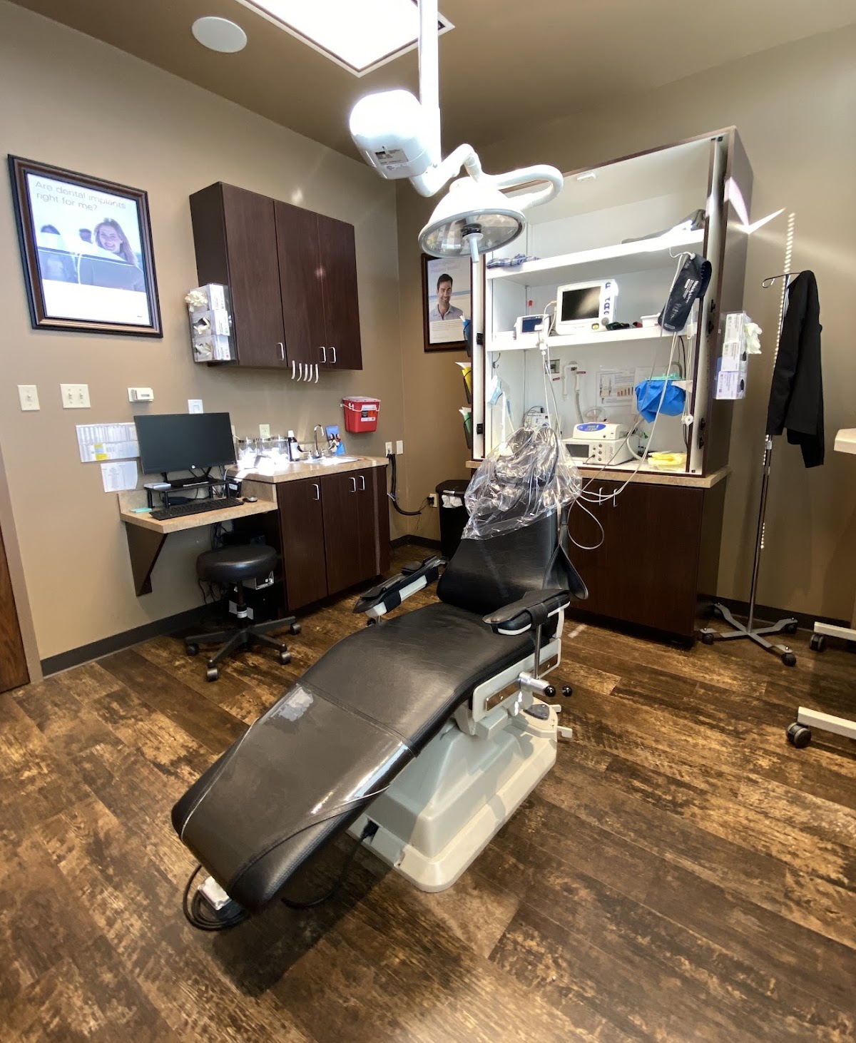 Legacy Implant And Oral Surgery photo 3