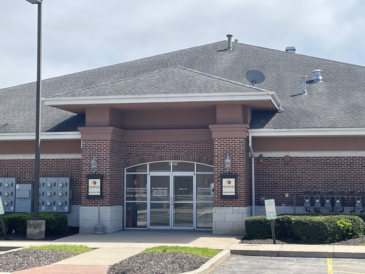 Chicago Dental Implants & Oral Surgery photo 1