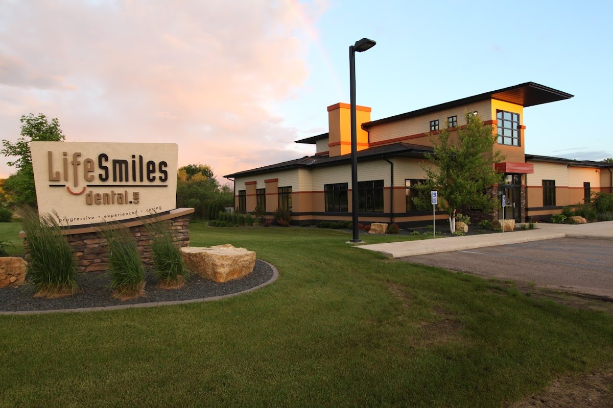 Lifesmiles Dental photo 2