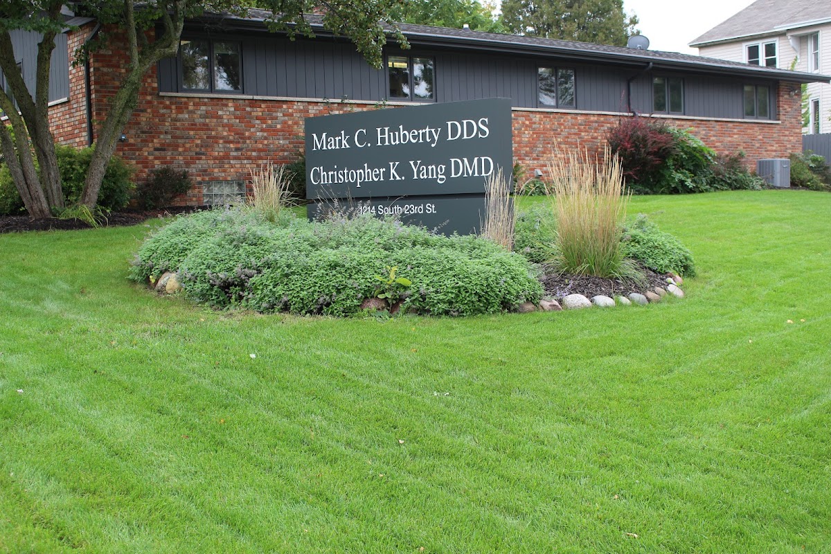 Christopher Yang Dental photo 1