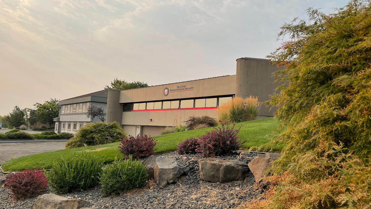 Tri-cities Periodontics & Implants photo 3