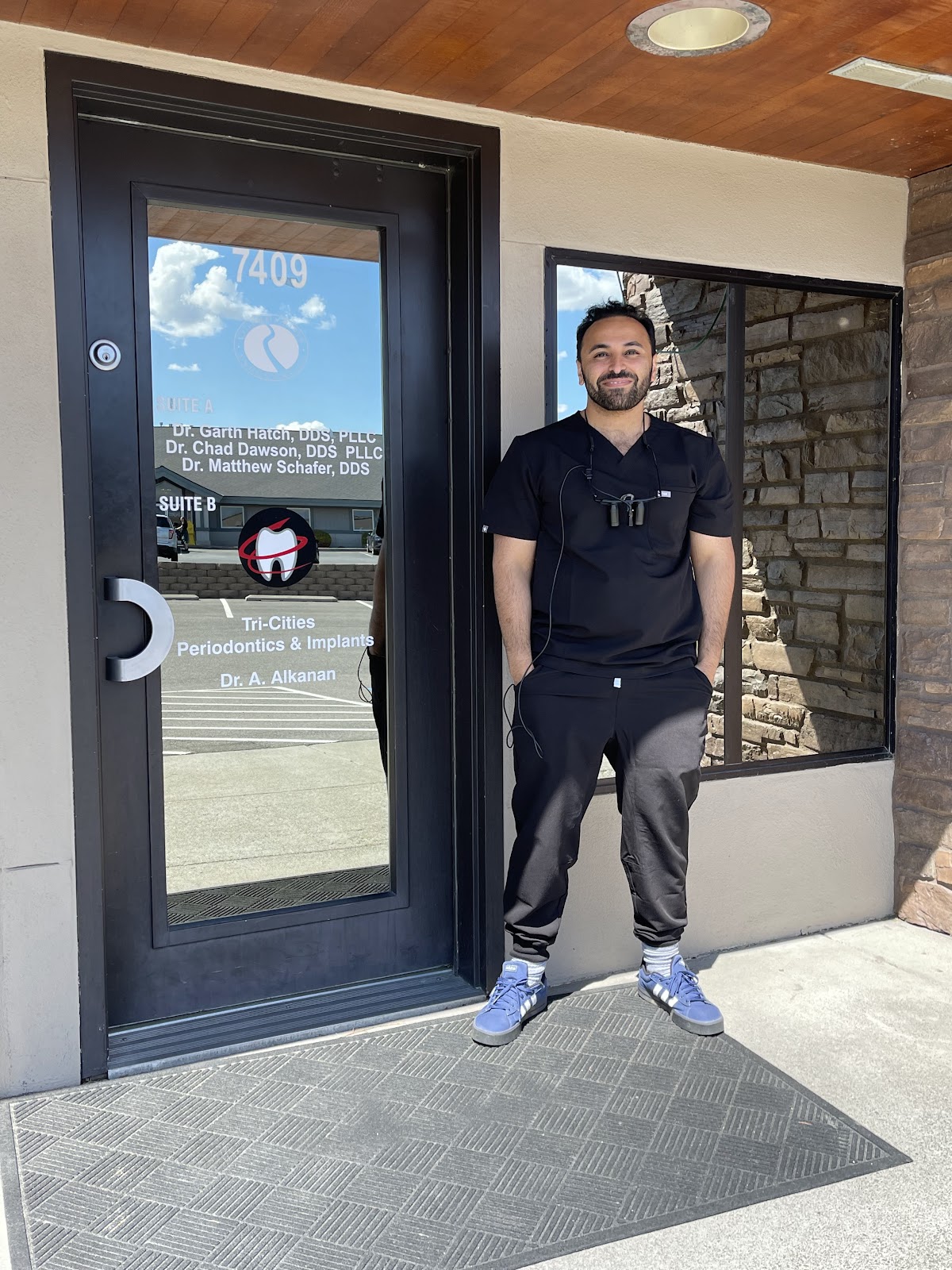 Tri-cities Periodontics & Implants photo 5