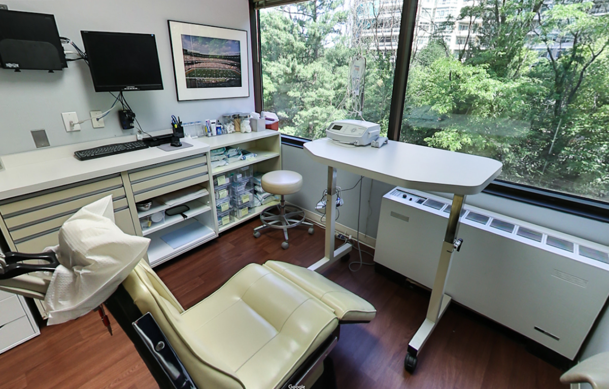 Chevy Chase Implant & Oral Surgery - Drs. Park, Kunkle, Hill & Lindquist photo 3