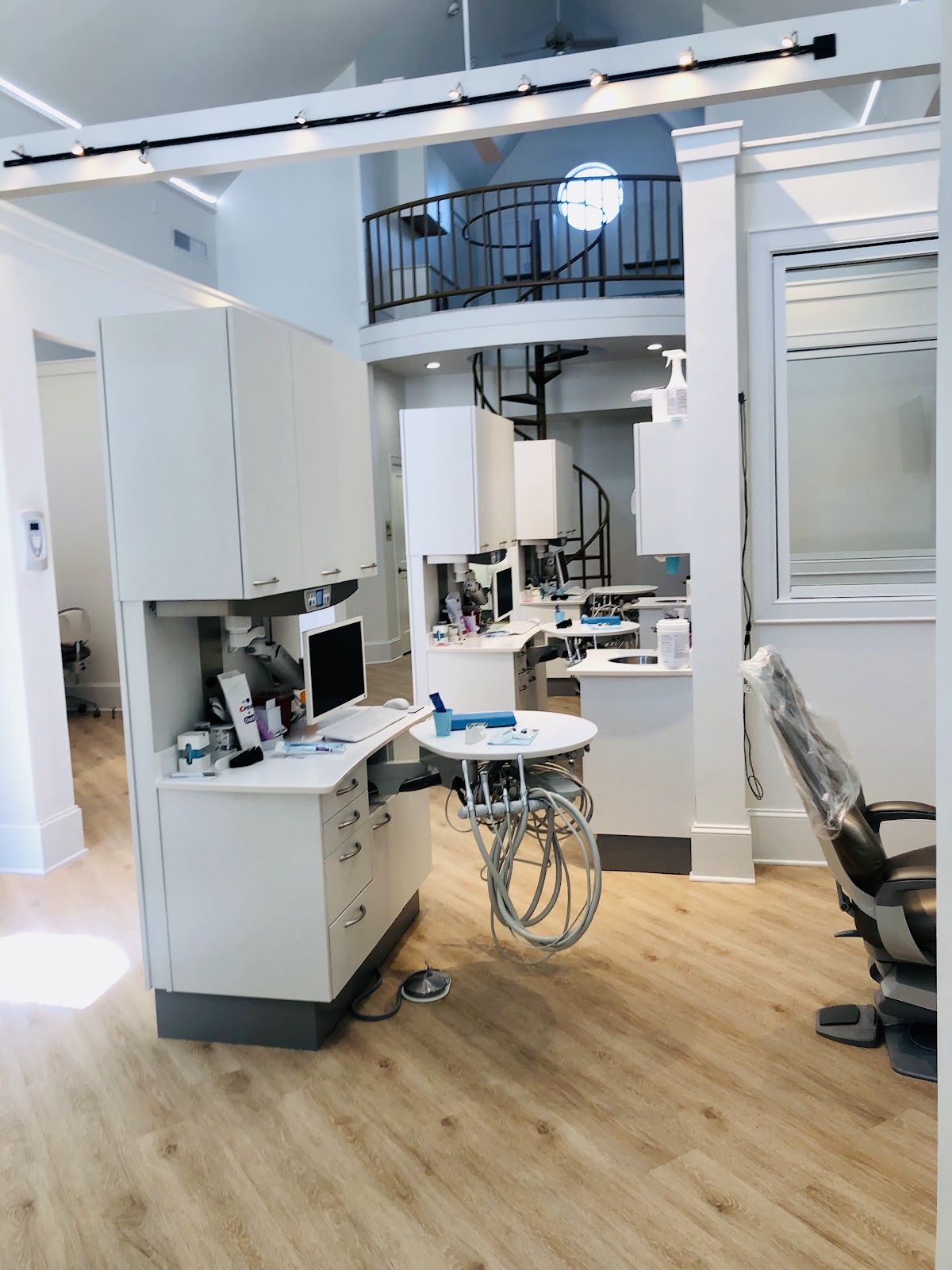 Crown Dental Spa photo 1