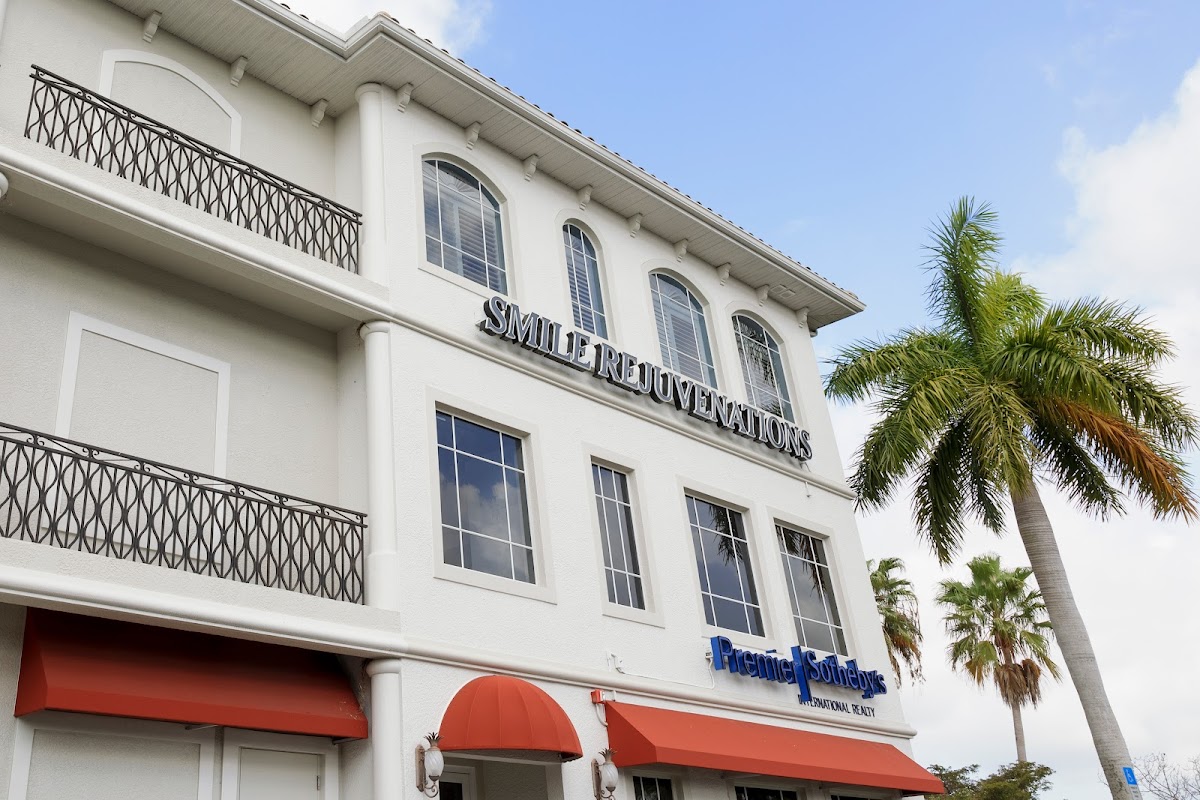 Smile Rejuvenations of Southwest Florida photo 1