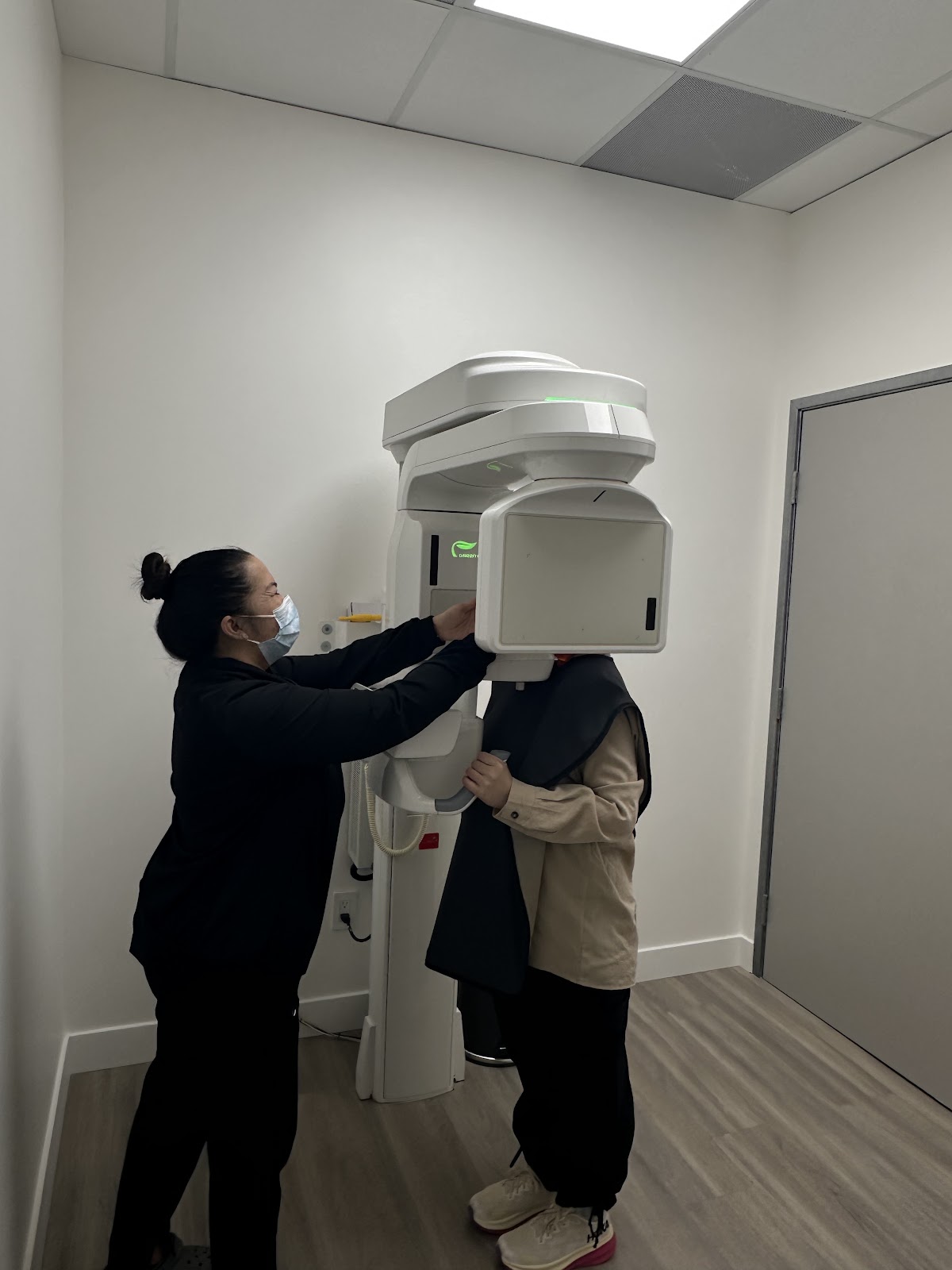 Larchmont Village Oral Surgery—wisdom Teeth Removal, Dental Implants & Maxillofacial Surgeon photo 3