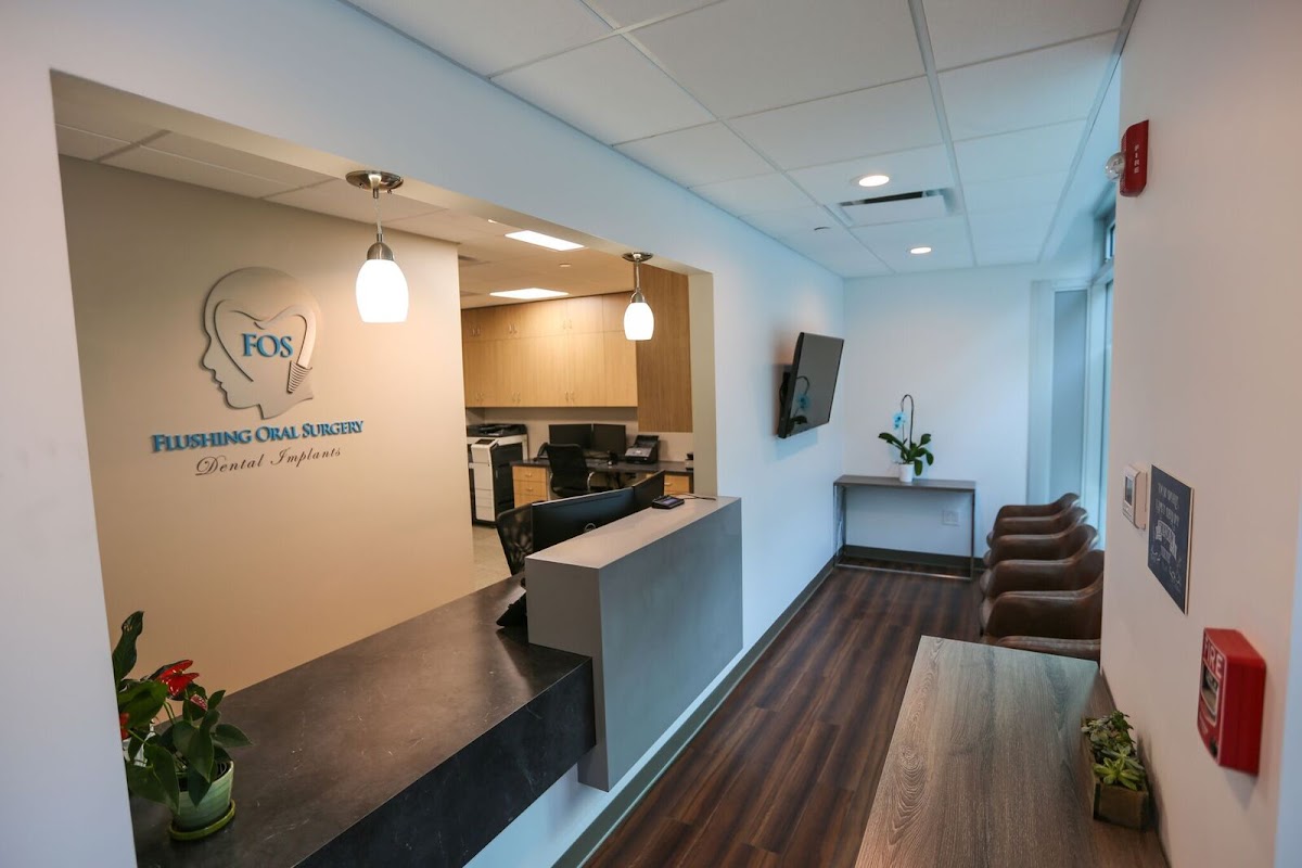 Flushing Oral Surgery & Dental Implants photo 2