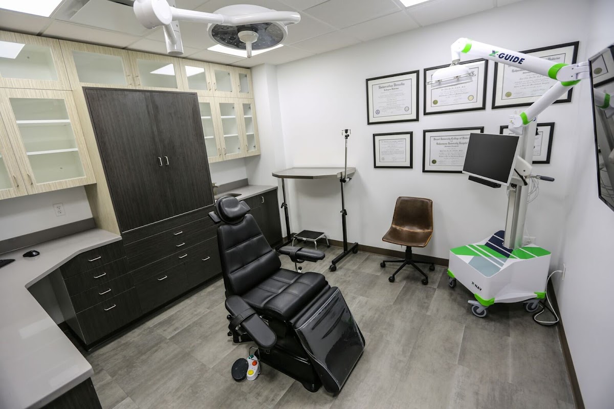 Flushing Oral Surgery & Dental Implants photo 3