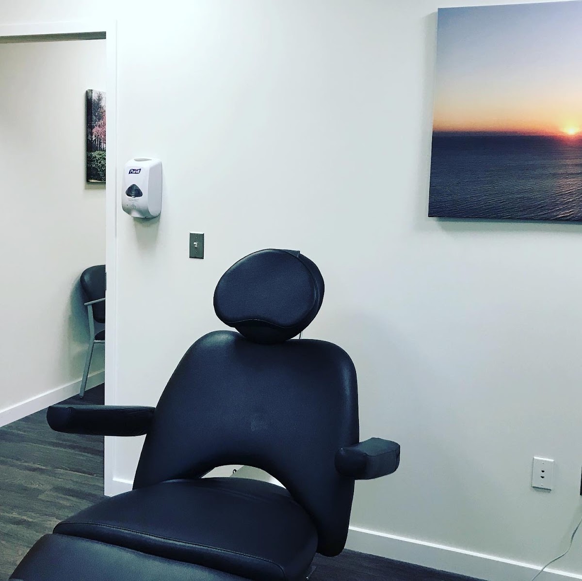 Belmont Oral Surgery & Dental Implants photo 3