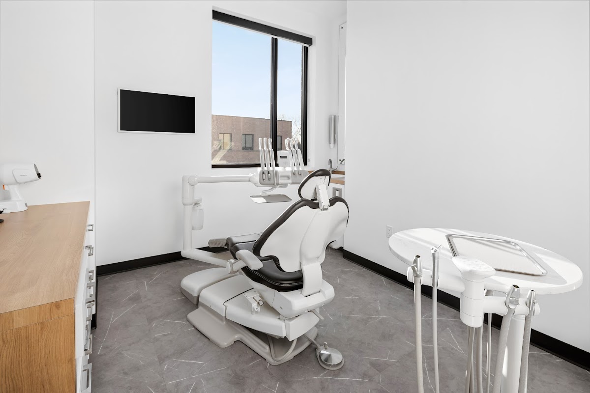 Made Dental Implant Center photo 6