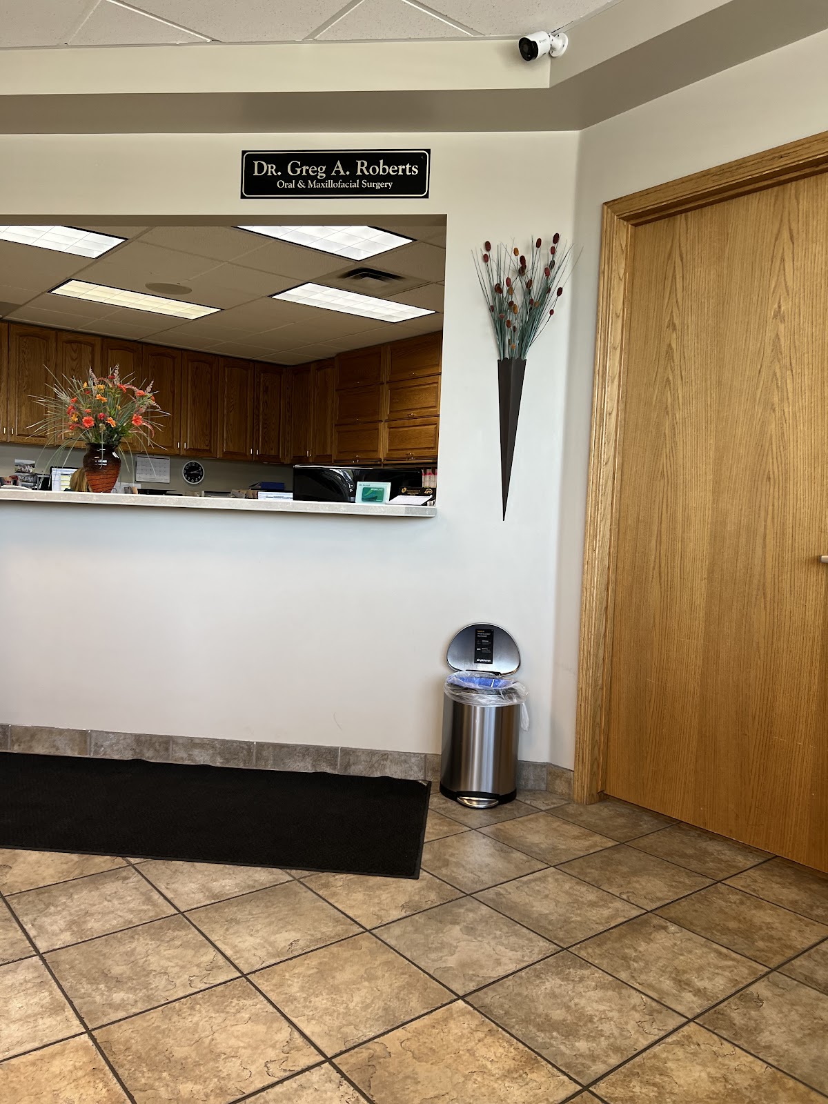 Dr. Greg A. Roberts Oral & Maxillofacial Surgery photo 4