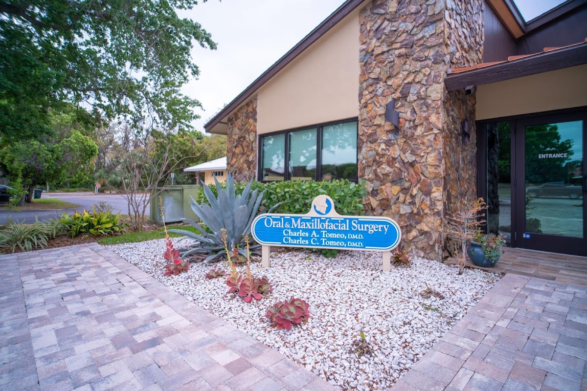 Tomeo, Tomeo & Rose Dental Implant & Oral Surgery Center photo 3