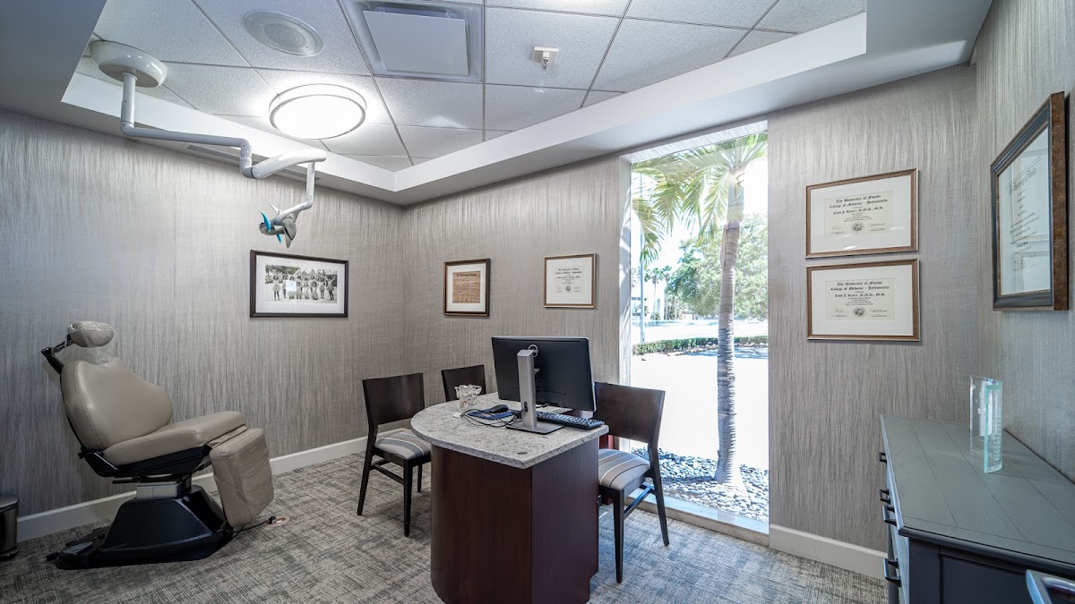 Sarasota Oral & Implant Surgery photo 3