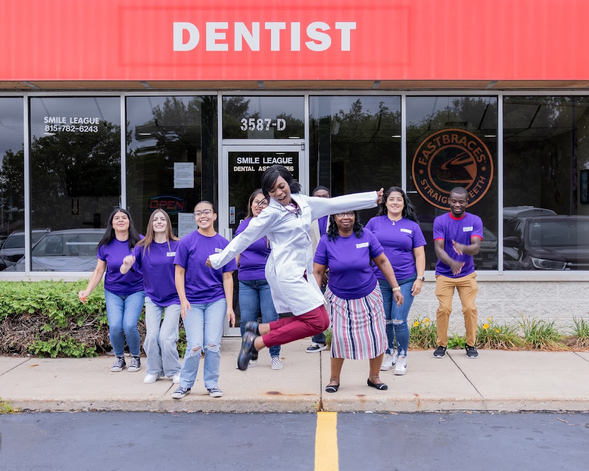 Smile League Dental photo 1
